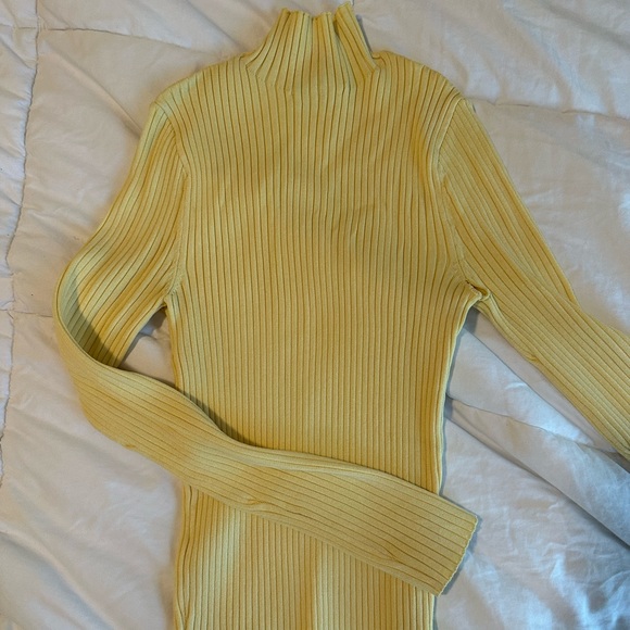 ZARA Turtleneck - Picture 3 of 7
